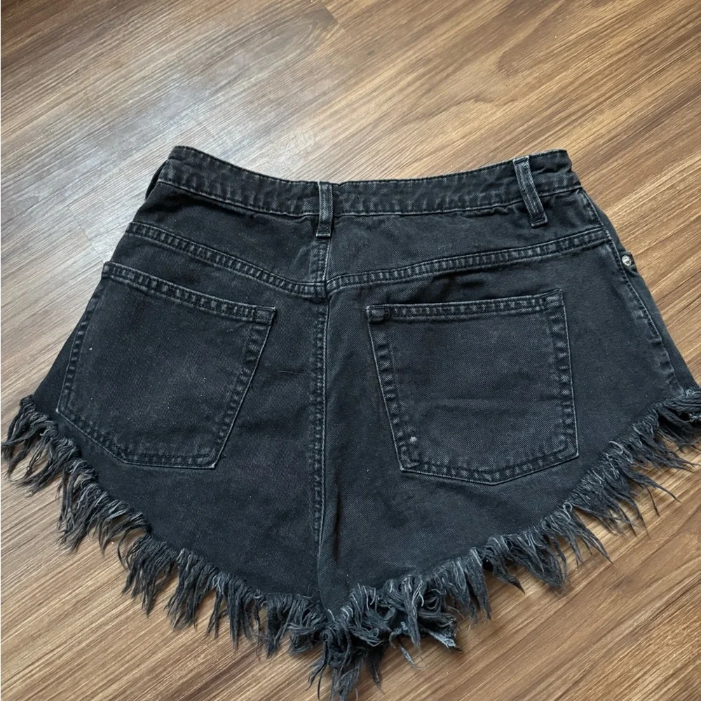 Garage Black High-Rise Frayed Hem Denim Shorts - Picture 4 of 4